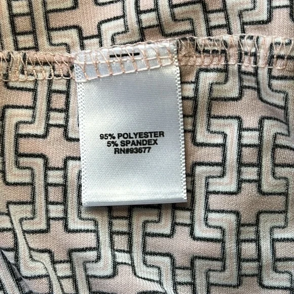 Liz Claiborne Women’s Geometric Pattern Square Neck Top Size Large Pink Black - Picture 6 of 9